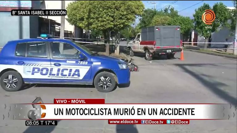 Motociclista murió al chocar contra una camioneta en Bº Santa Isabel