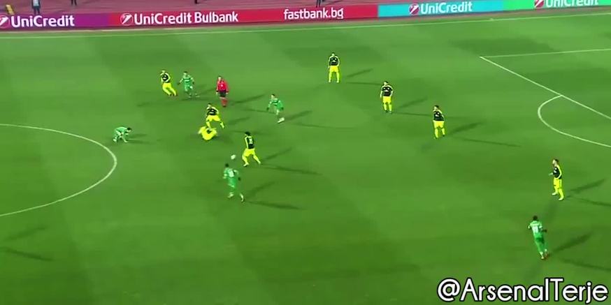 El tremendo golazo de Özil