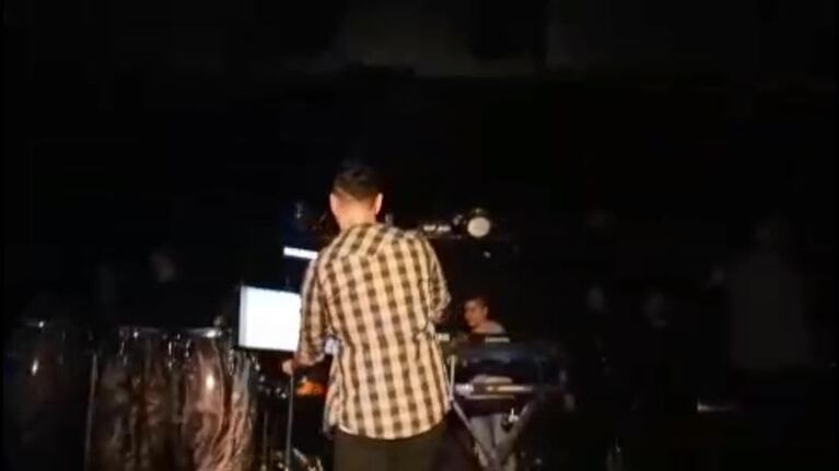 ¡Emocionante!: Chipote cantó con un no vidente
