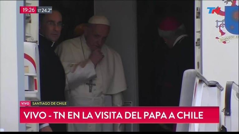 El avión del Papa aterrizó en suelo chileno