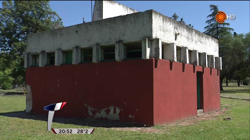 Los baños de las plazas, en pésimo estado o usurpados