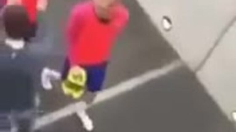 Un fanático saltó al vacío para saludar a Messi