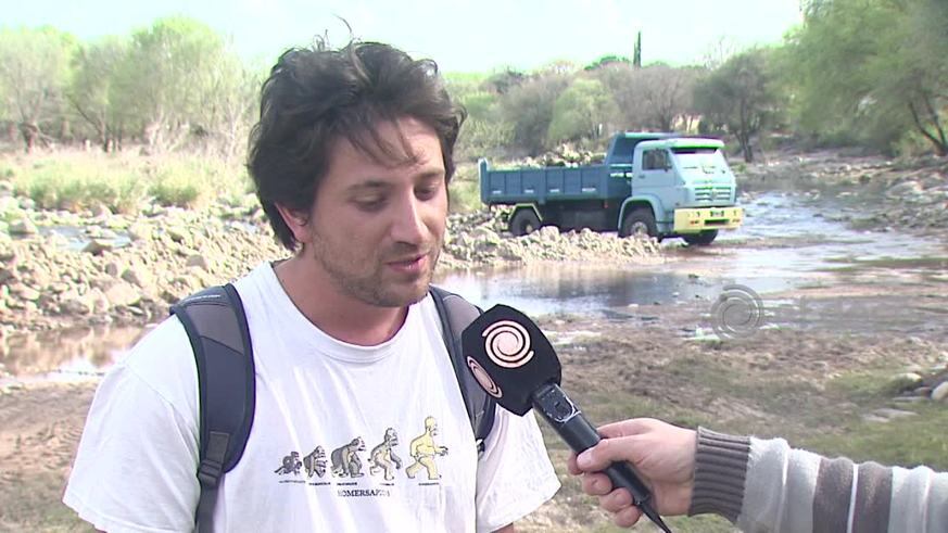 Polémica por extracción de áridos en el río Cosquín