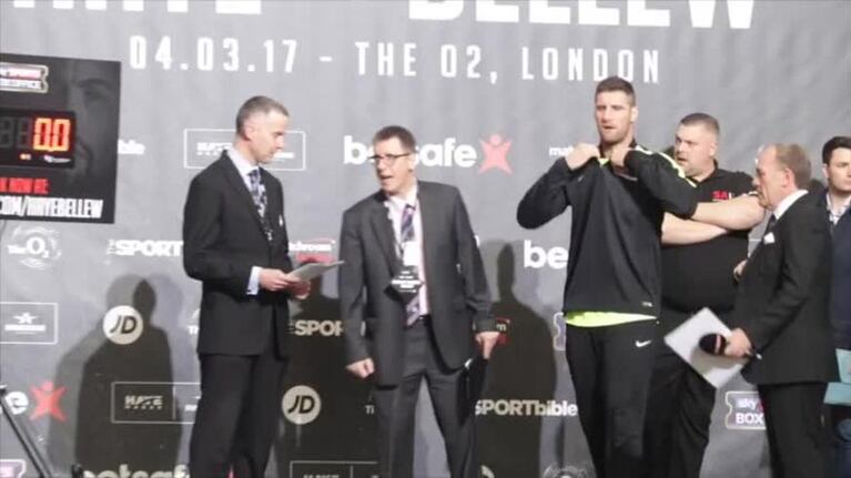 Un boxeador sorprendió con sus atributos