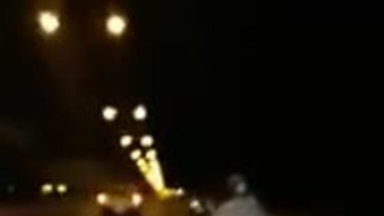 Una agente de tránsito fue arrastrada por un auto