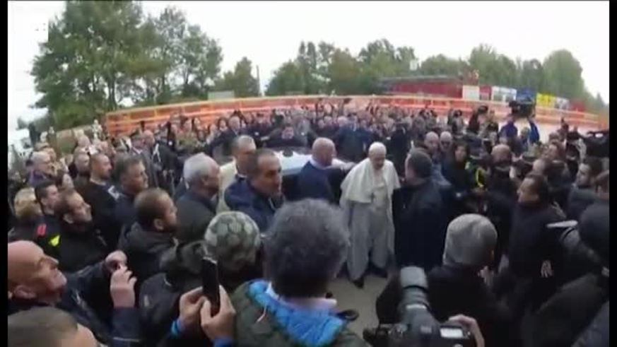 La visita de Francisco a la zona del terremoto