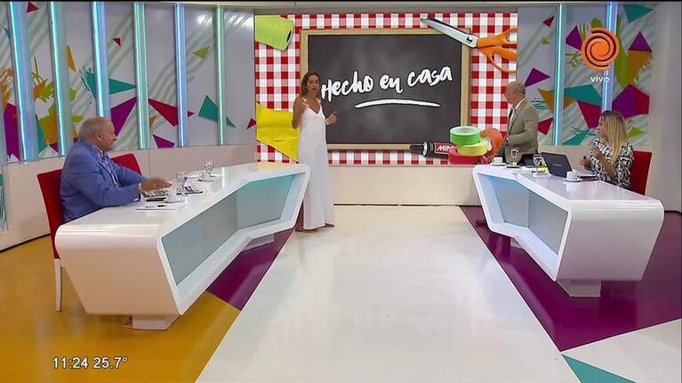 Hierbas aromáticas en macetas pizarrón