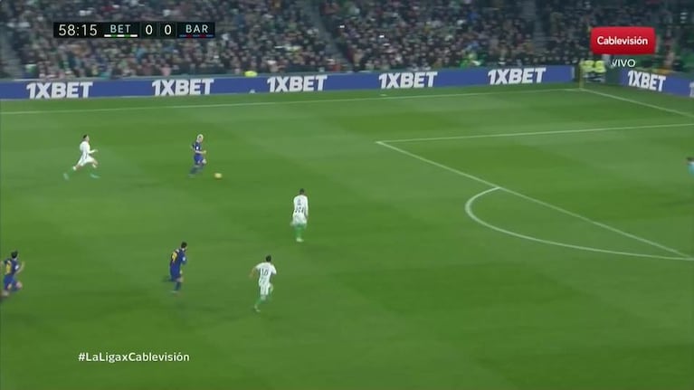 Los dos golazos de Messi ante Betis