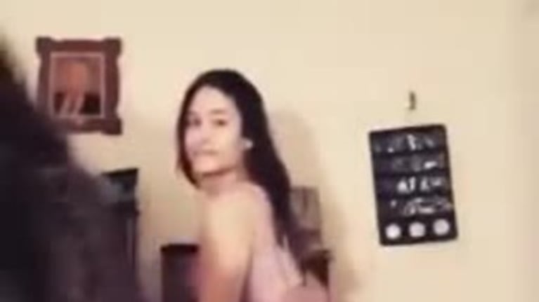 La reacción de una mamá cuando vio a sus hijas haciendo twerking