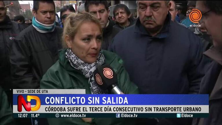 Continúa el paro de colectivos