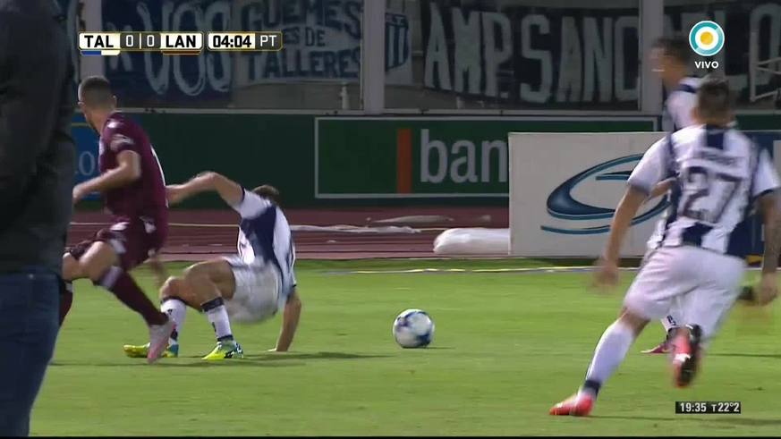 ¡Se adelantó, juez! Así le atajaron el penal a Palacios