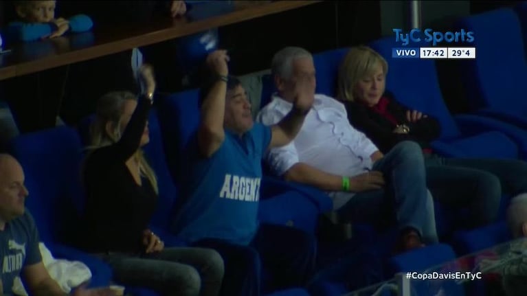 El show de Maradona en la Copa Davis