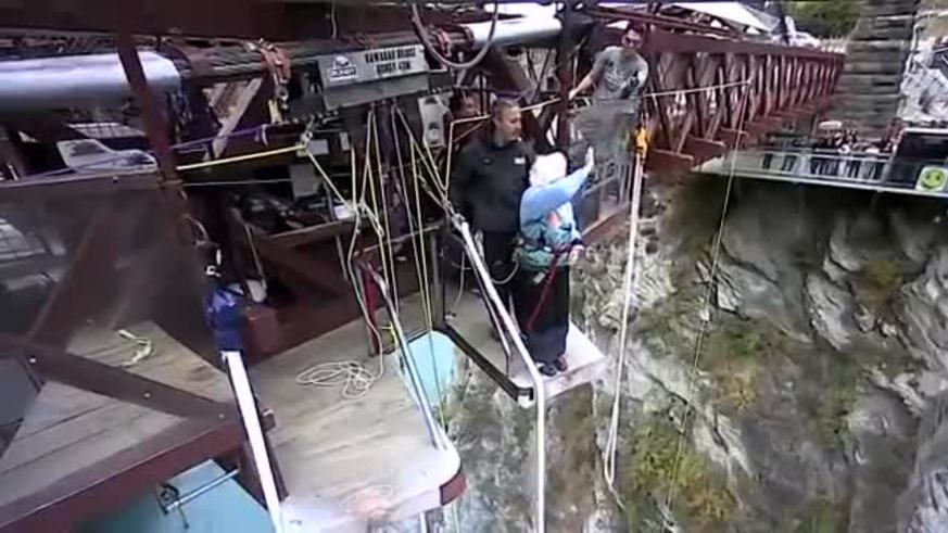 Australia: una abuela se animó a hacer puenting