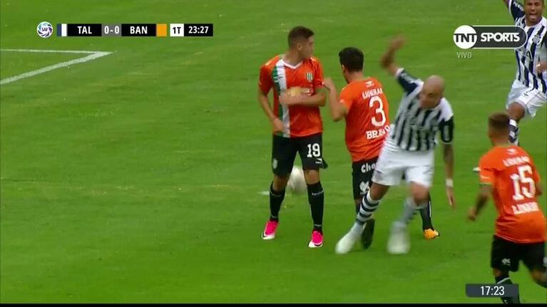 Olaza la picó para el 1-0 de Talleres