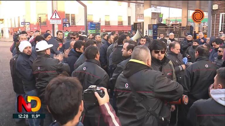 Choferes vuelven a reclamar por los despidos