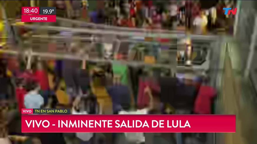 Lula salió del sindicato para entregarse