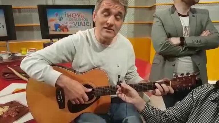 Jorge Cuadrado cantando "Melodía de Arrabal"