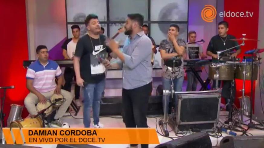 Damián Córdoba cantó dos cumbias del recuerdo en ElDoce.tv 