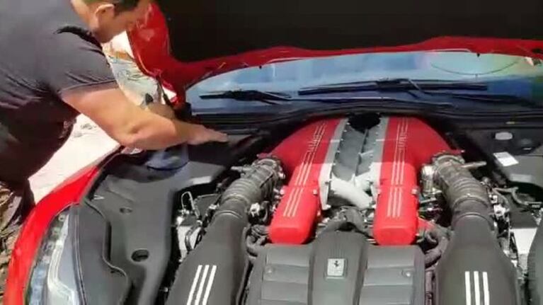 Ferrari varada en Córdoba: "Que lo pase a nafta"