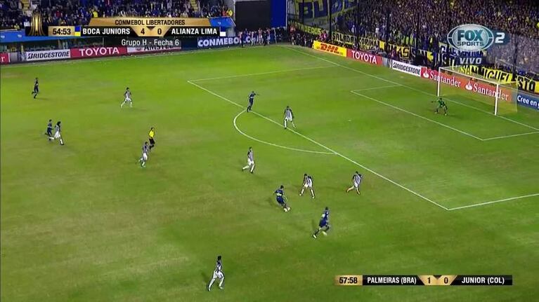 Golazo de Tevez para el 5-0