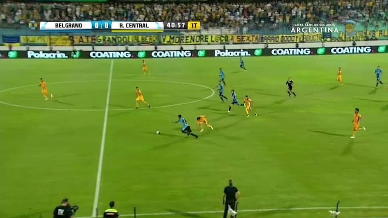 Matías Suárez metió un doble caño