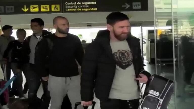 Un hincha del Barcelona le hizo un regalo insólito a Messi