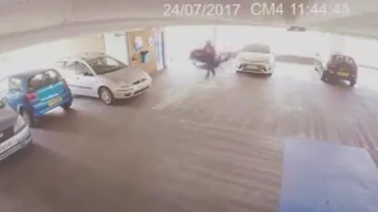 Un luchador de MMA atrapó a un ladrón