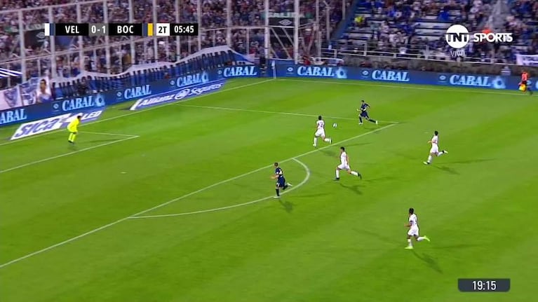 El gol con la suela de Benedetto contra Vélez