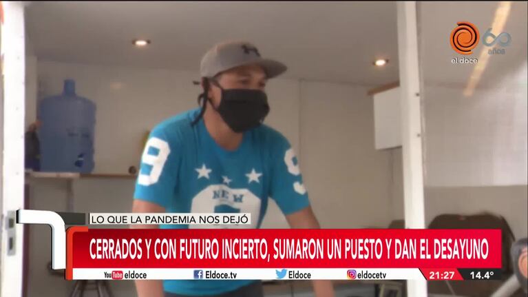Convirtieron las canchas de fútbol en un corralón y venden café al paso