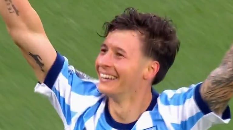El tremendo golazo olímpico del Gato Lodico para Racing ante Boca