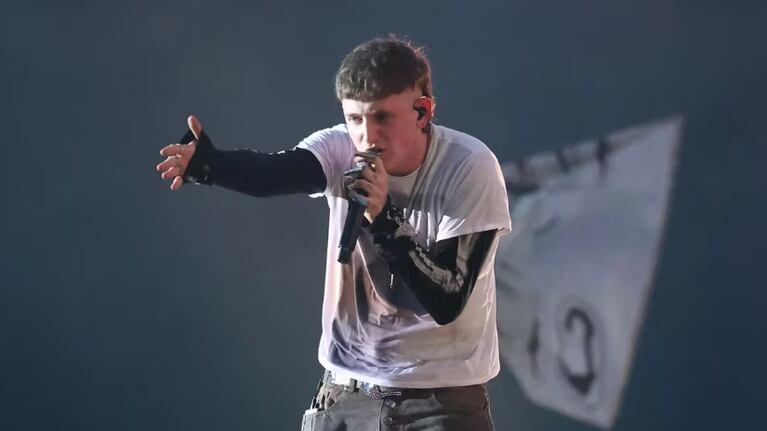 El exabrupto de Dillom contra Luis Caputo en el Cosquín Rock