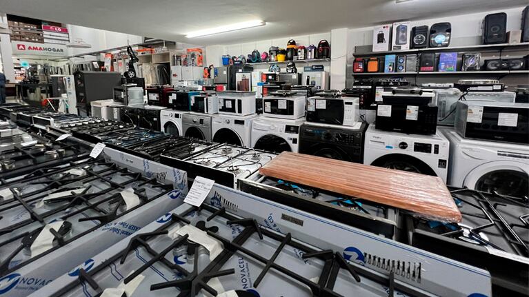 Para cuándo se espera la baja de celulares y televisores en Córdoba por la eliminación de aranceles