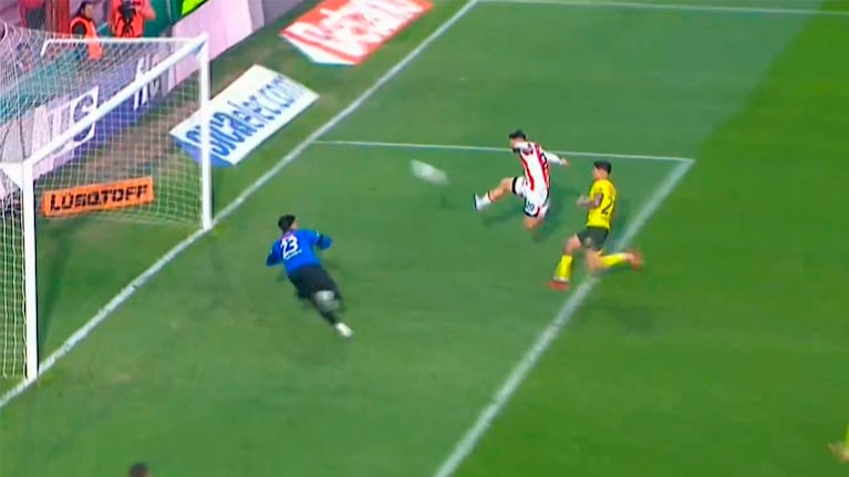 El gol de Ignacio Russo para el 4 a 1 de Instituto ante Defensa y Justicia