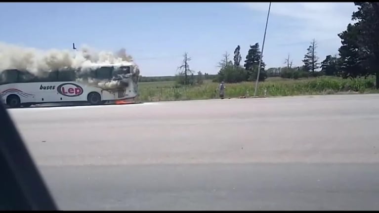 Se incendió un colectivo interurbano