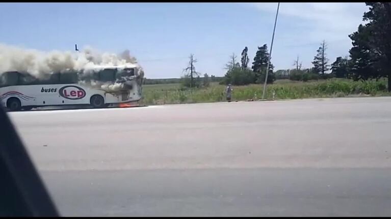 Se incendió un colectivo interurbano