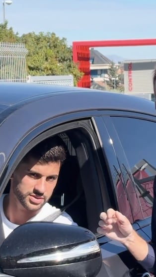 El saludo del Cuti a hinchas de Belgrano en Madrid