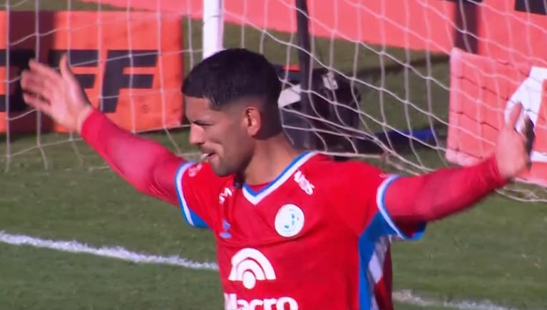 Penal y gol agónico de Lucas Passerini para el 1 a 1 de Belgrano ante Sarmiento de Junín