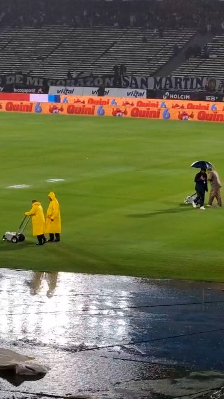 Partido demorado en Talleres-Riestra: vuelven a marcar las líneas en la cancha