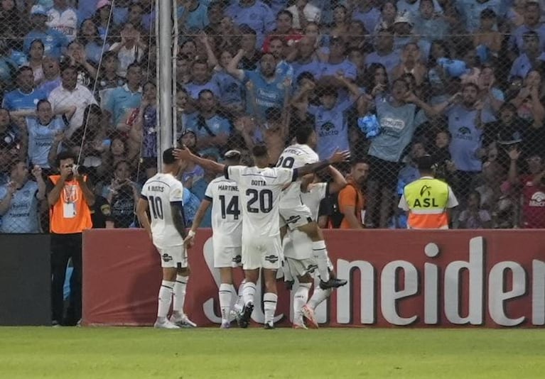 El golazo de Ramón Sosa y el 1 a 1 de Talleres ante Belgrano