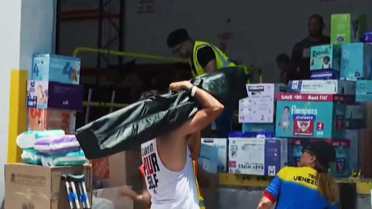 El Doce en el centro de voluntarios venezolanos en El Doral