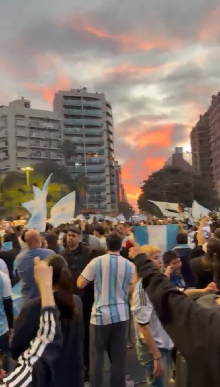 Una multitud cantó el himno en el Olmos por la final