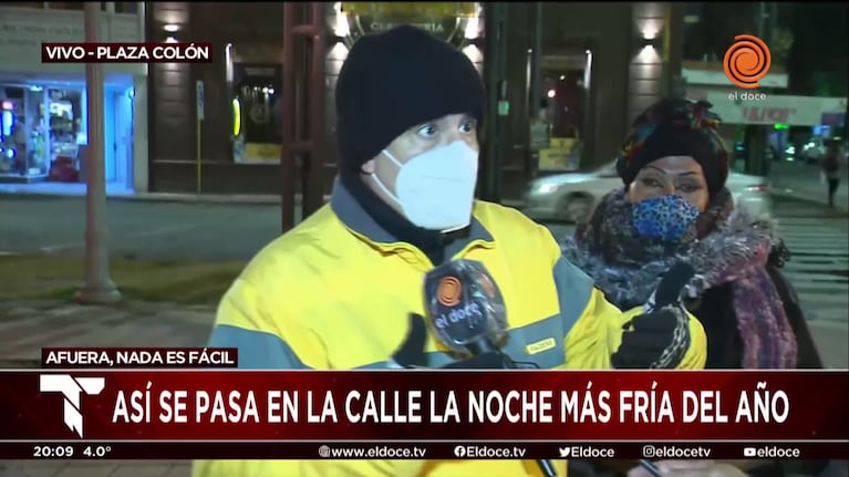 Nieve y frío: el sufrimiento de las personas que duermen en la plaza Colón