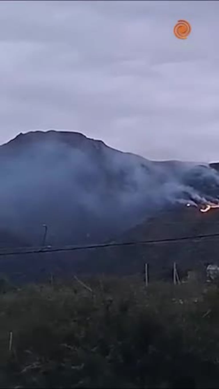 Arduo incendio en el cerro Uritorco