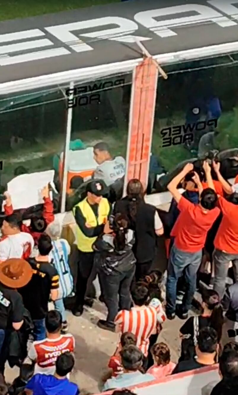 El regalo de Di María a un nene en Instituto