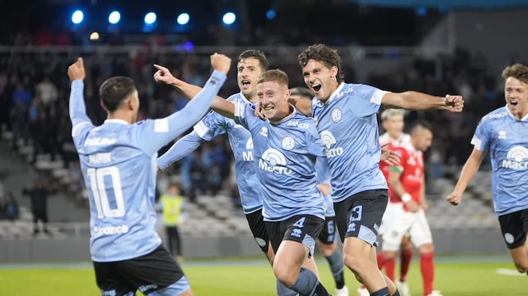 El golazo de Velázquez y el 1 a 0 de Belgrano ante Real Tomayapo