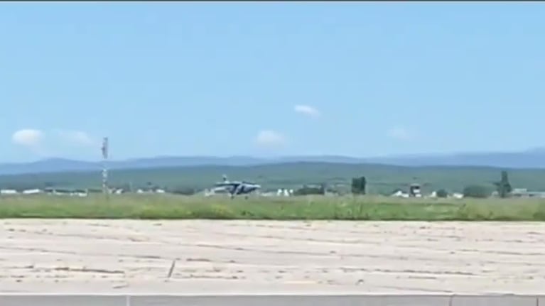 Avión militar aterrizó de emergencia en Córdoba