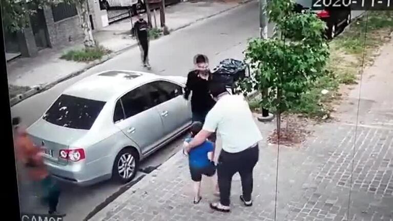 Violento robo a un padre y su hijo en Villa Ballester