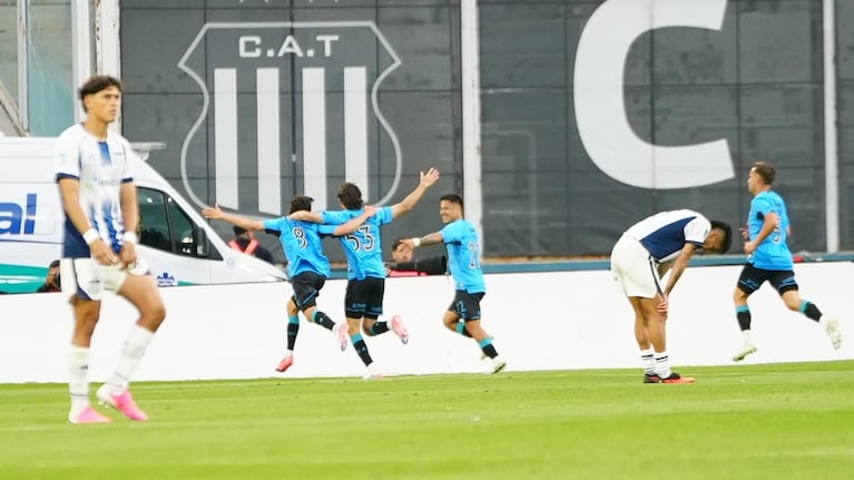 El gol de Hernandes y el 1 a 0 de Belgrano ante Talleres en el clásico