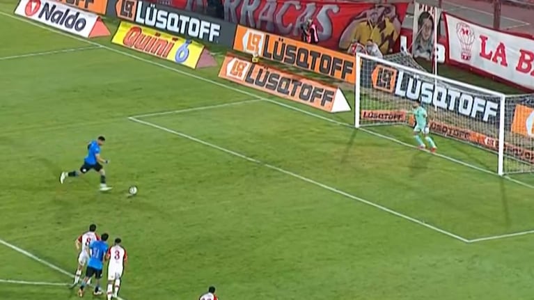 Galíndez le atajó un penal a Passerini y Belgrano perdió 3 a 1 ante Huracán