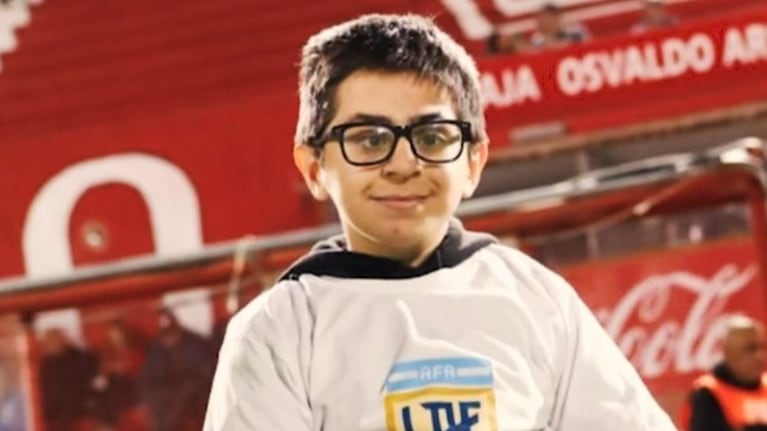 Tomi, el joven cordobés con huesos de cristal, enfrentará una compleja cirugía de más de 9 horas: cómo ayudarlo.